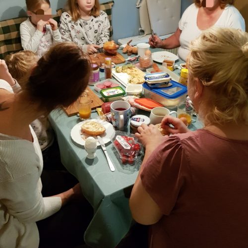 Frühstück, Familie