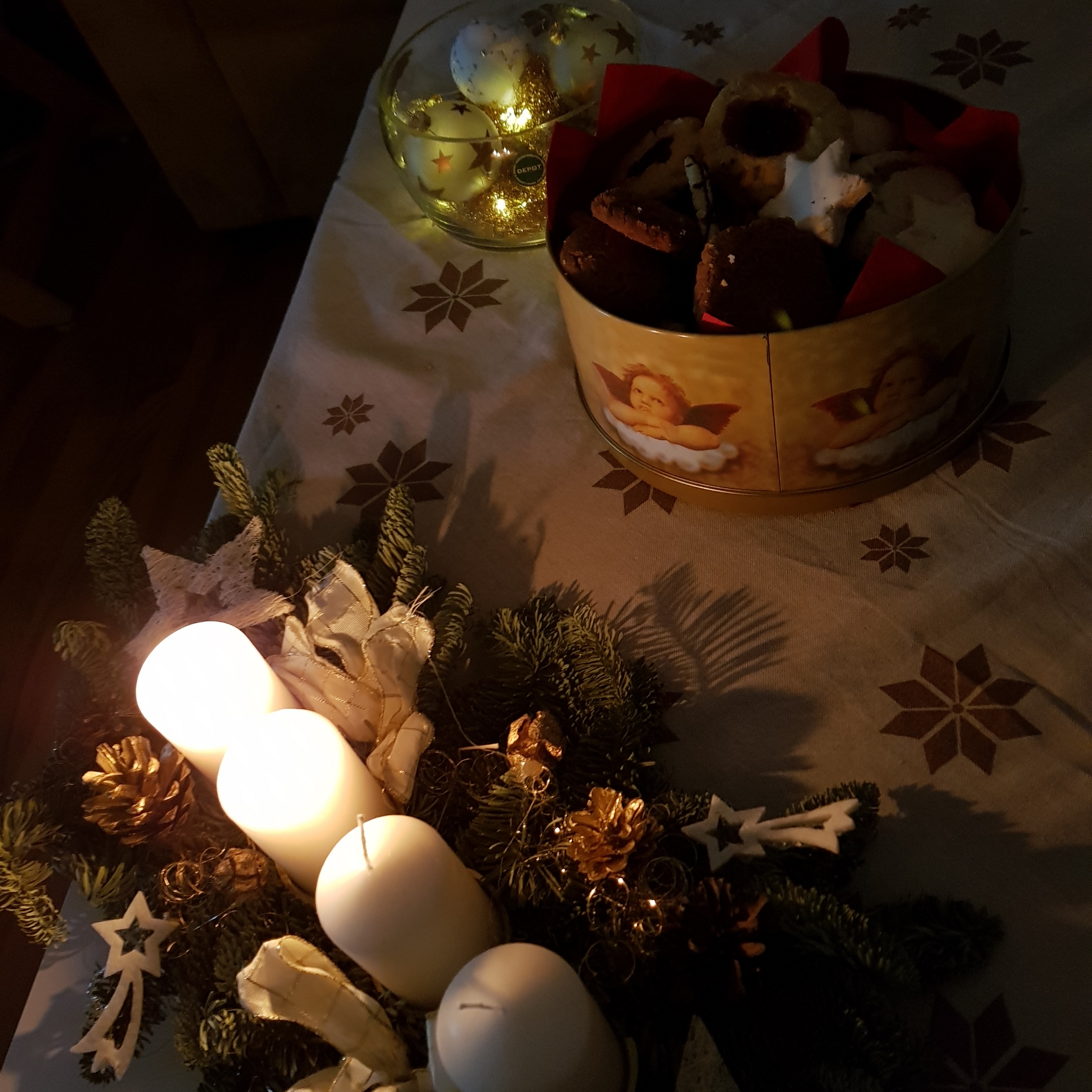Advent, Kerze, Plätzchen 